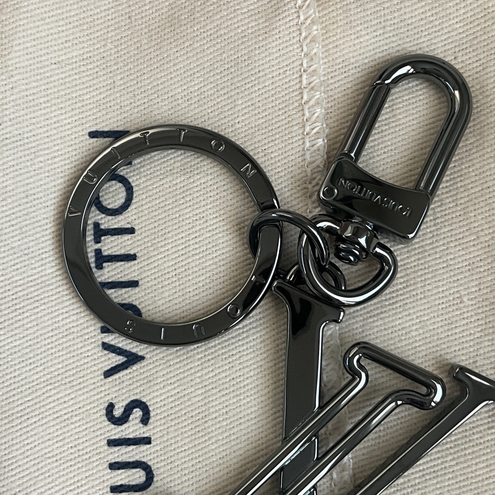 Louis Vuitton Gunmetal LV Initial Key Holder - Dark Metallic - Picture 6 of 7